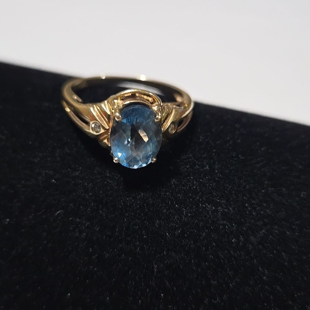 10k Yellow Gold Blue Topaz And Diamond Ring